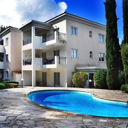 Poolside 2 Bedroom Apt, Paphos Riviera, Universal Area Exterior photo