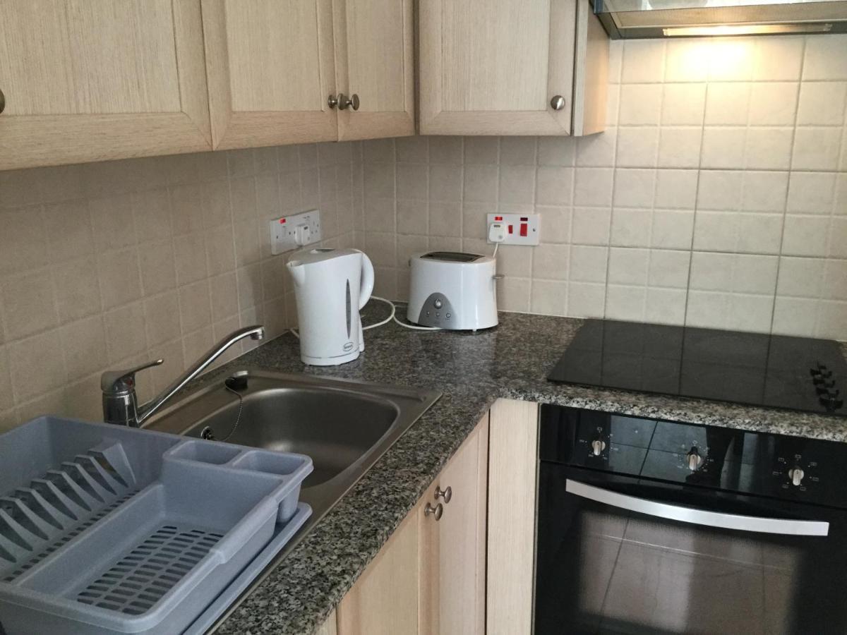 Poolside 2 Bedroom Apt, Paphos Riviera, Universal Area Exterior photo